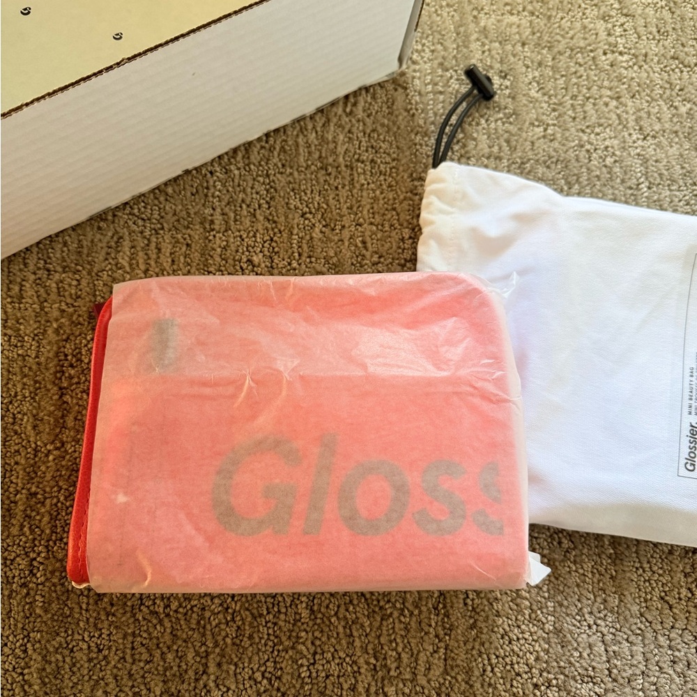 Glossier Res Mini Beauty Bag